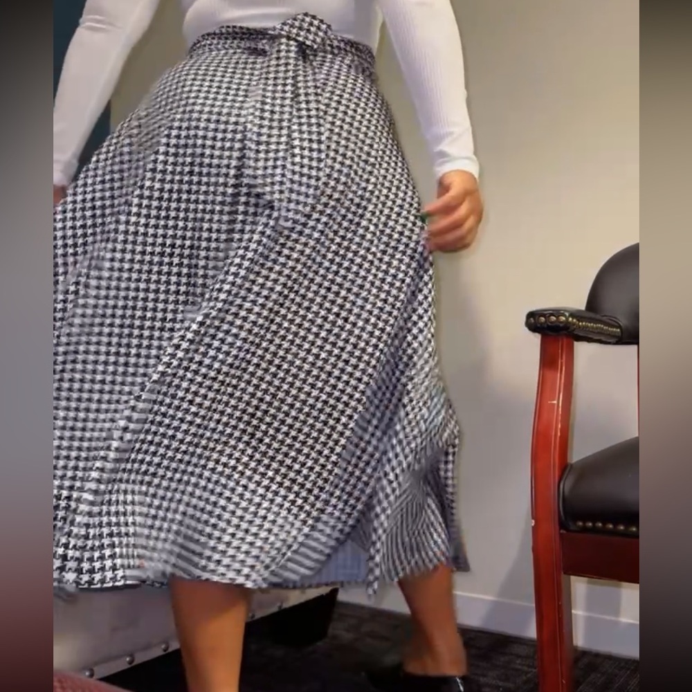 A-Line Houndstooth Midi Skirt - Black & White